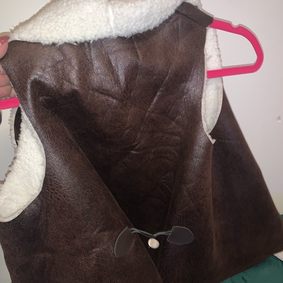 Chic vest - Picture 4 of 5